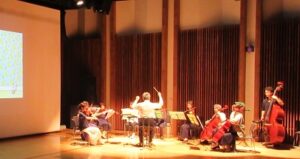 令和8年度絵本の音楽会写真1